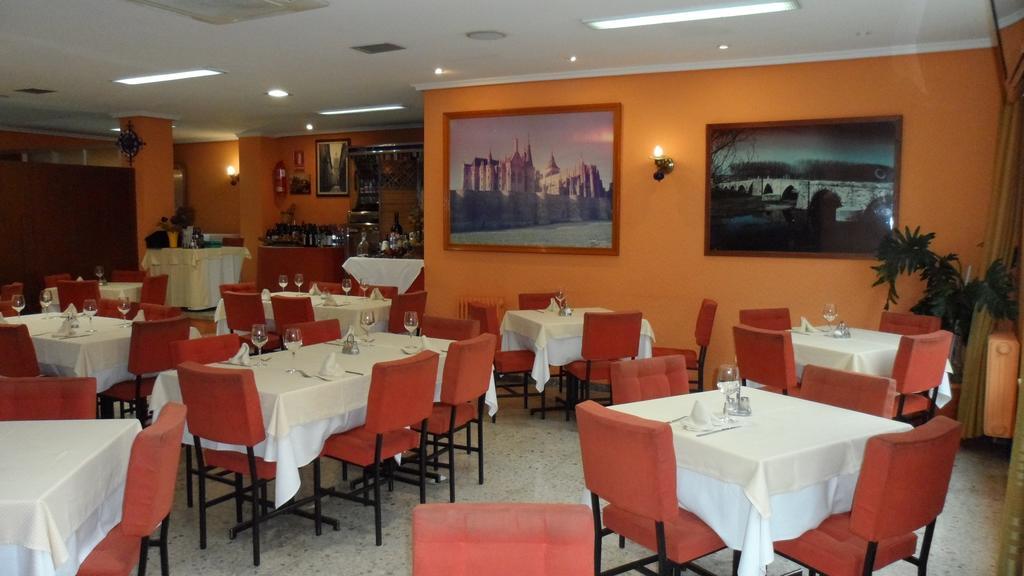 Hostal Coruna 아스토르가 외부 사진