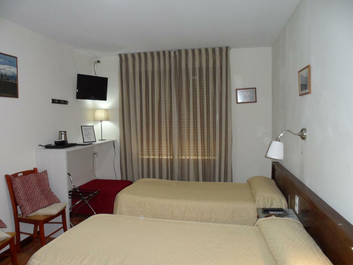 Hostal Coruna 아스토르가 외부 사진
