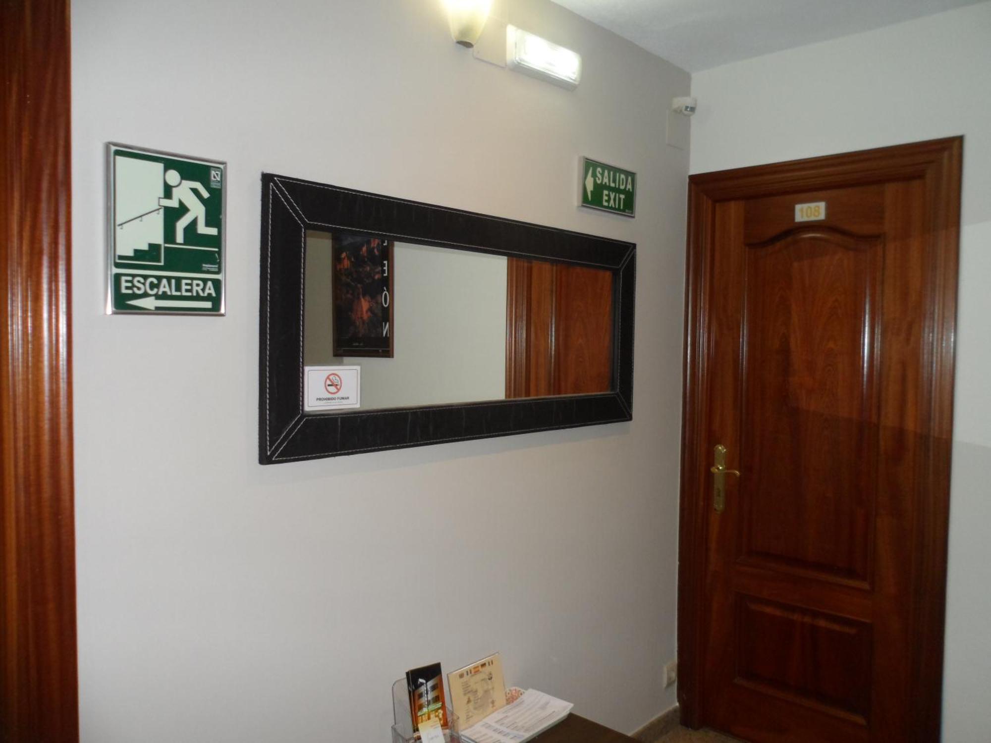 Hostal Coruna 아스토르가 외부 사진