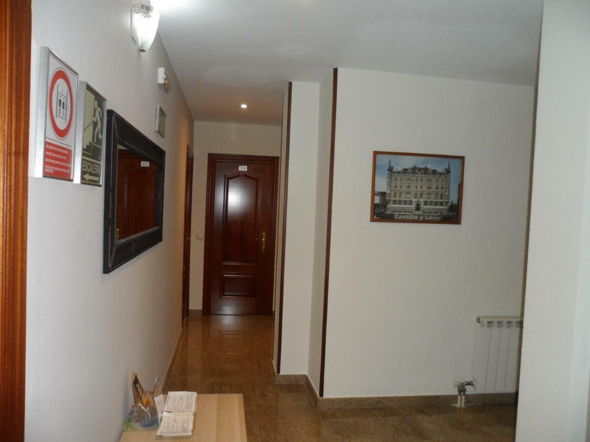 Hostal Coruna 아스토르가 외부 사진